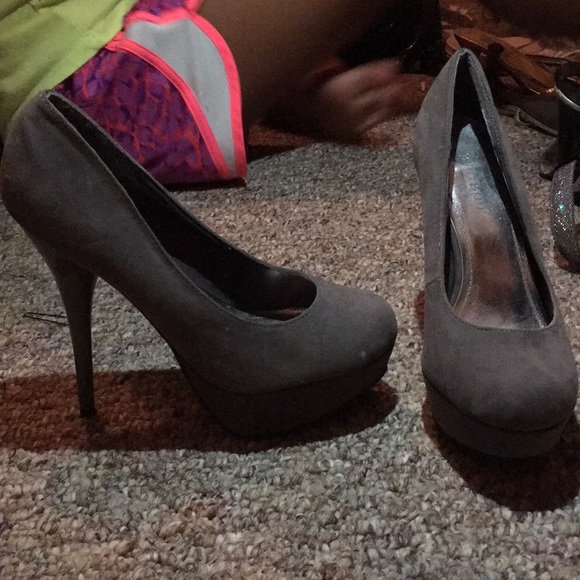 Shoes - Picture 2 of 3